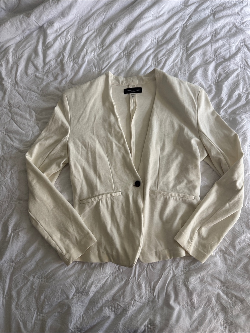 Simply Styled Cream Single-Button Blazer